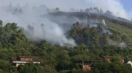 Incendio en Arbo en una foto de la CRTVG
