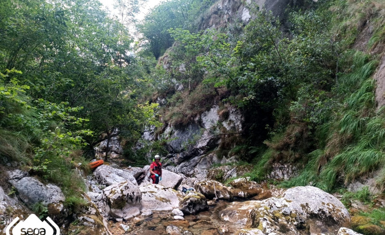 Pesar por la muerte de un abogado vigués que se cayó por un barranco de 80 metros en Cabrales, Asturias