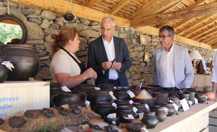 Francisco Conde aplaude el papel de la artesanía como dinamizador económico del rural gallego