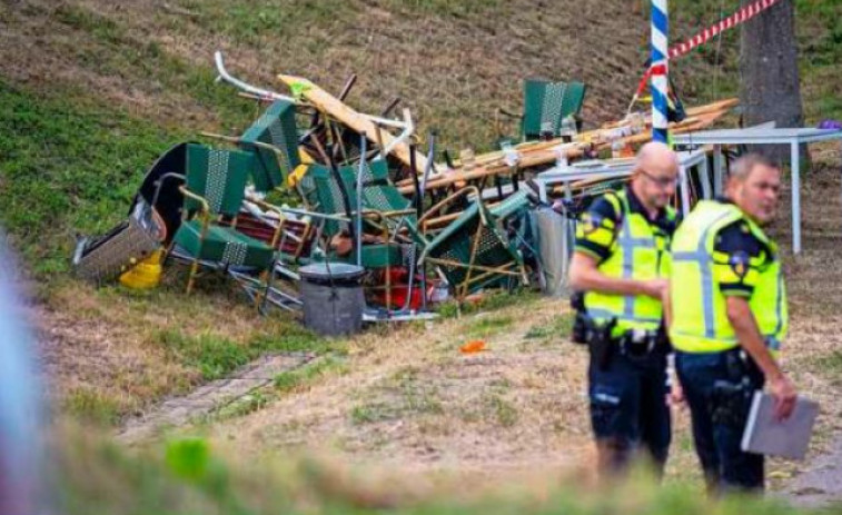 6 personas mueren al estrellarse un camión español en una barbacoa en Países Bajos