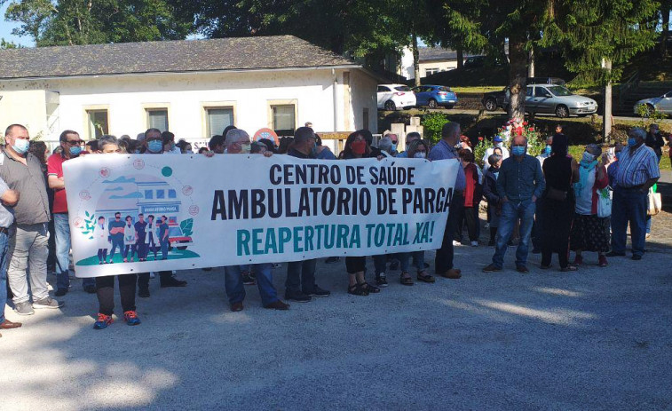 Vecinos de Guitiriz regresan a las calles para exigir al SERGAS la reapertura del centro médico de Parga tras más de dos años cerrado