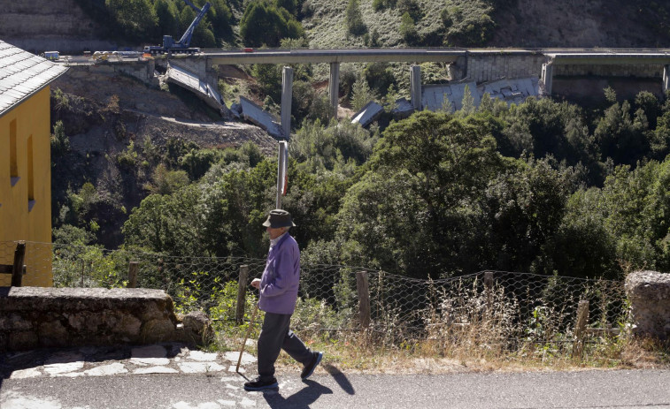 Comienzan las laborares para el desmontaje de las pilas 1 y 2 del viaducto colapsado de O Castro