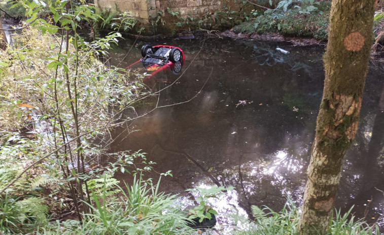 Accidentes mortales en Cotobade y Valdeorras: una joven se precipita al río Almofei y un hombre pierde la vida en bicicleta