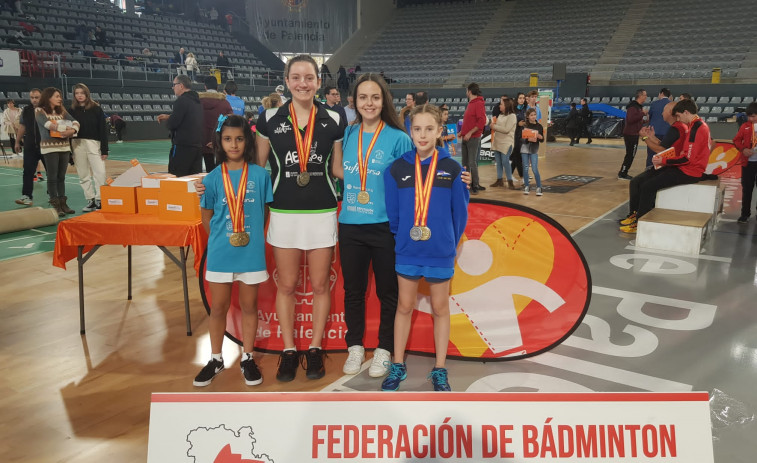 Lluvia de medallas para la cantera del bádmiton gallego en los Campeonatos de España