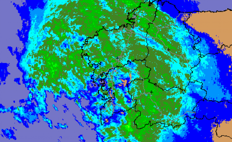 Las alertas por temporal continuarán el martes debido a las fuertes lluvias en muchas comarcas de Galicia