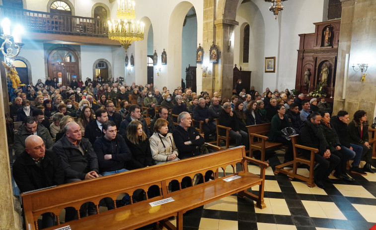 El obispo de Lugo preside en Lalín una misa funeral por los fallecidos en el accidente de autobús de Cerdedo-Cotobade