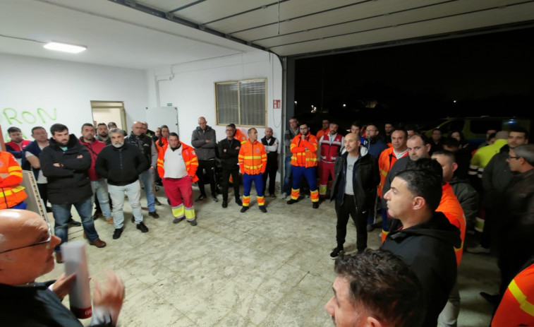 Suspendida por unanimidad la huelga indefinida en Ambulancias Civera, concesionaria del servicio en Pontevedra