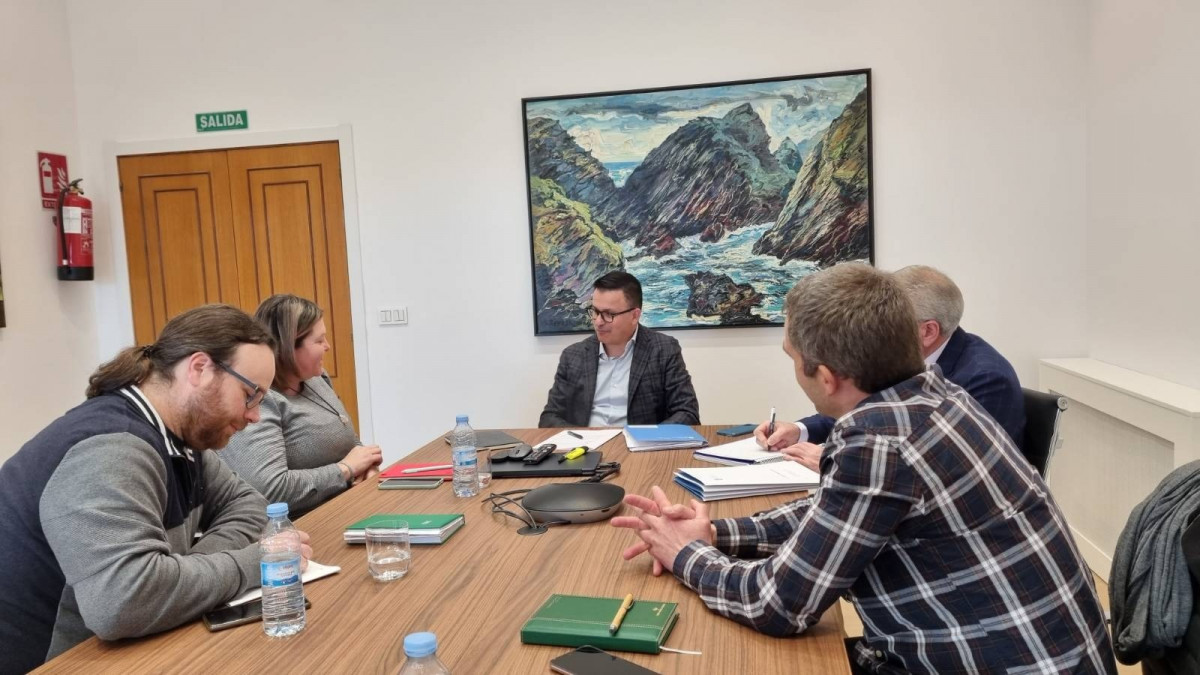 El conselleiro de Medio Rural, José González, se reúne con representantes de la plataforma de productores de agricultura ecológica