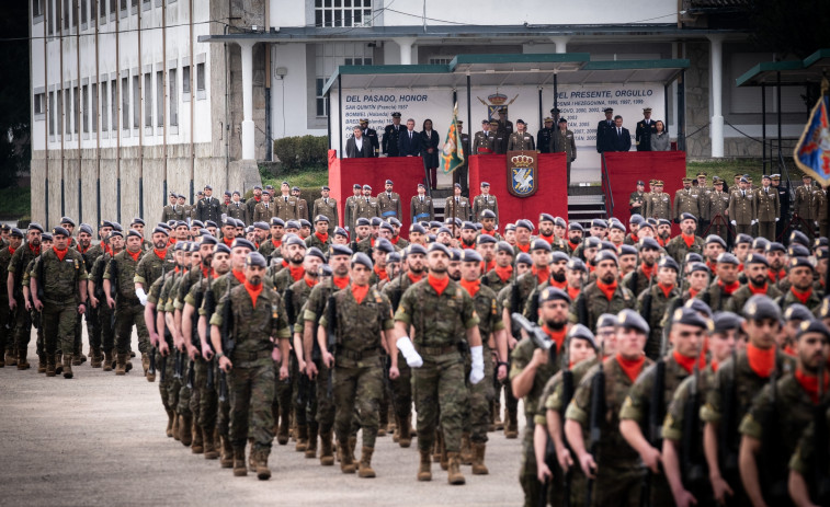 Un oficial de la Brilat de Pontevedra acosó sexualmente a una soldado en su despacho