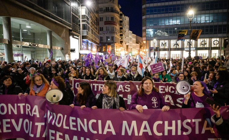 #8M: Miles de gallegas salen a las calles para reivindicar una igualdad real entre hombres y mujeres