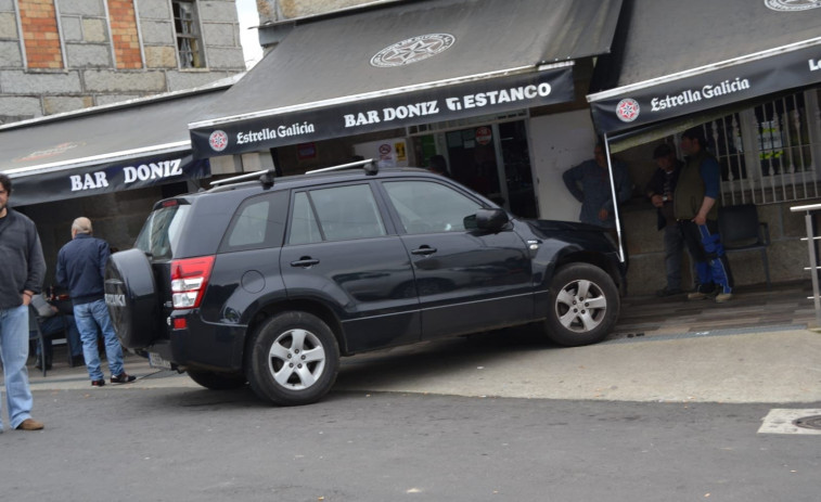 Segundo atropello múltiple en una terraza de bar menos de una semana: dos heridos en A Merca