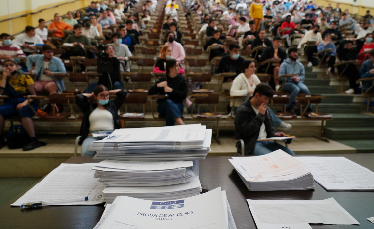 Los estudiantes podrán solicitar a partir de este lunes las becas para el próximo curso