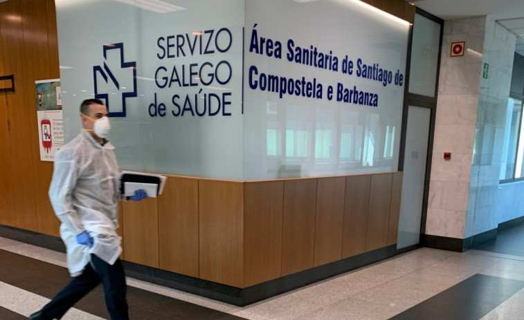 Sanitarios alertan de que falta la mitad de la plantilla en Medicina Interna de Santiago y Barbanza