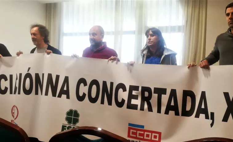 Maestros de la concertada de Galicia, que cobran menos y dan más horas que los de la pública, lanzan movilizaciones