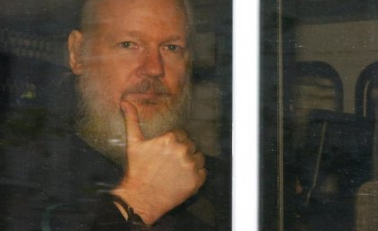 Julian Assange: la libertad de información encadenada