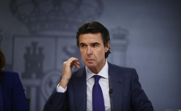 Soria se rinde y renuncia como Ministro de Industria