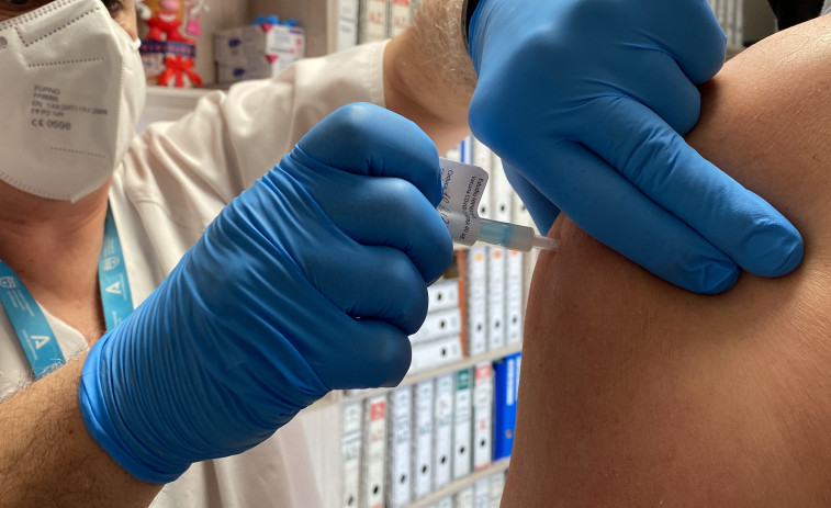 Sanidade lanza una campaña por SMS dirigida a población susceptible de vacunarse frente al Herpes Zóster y el Pneumococo