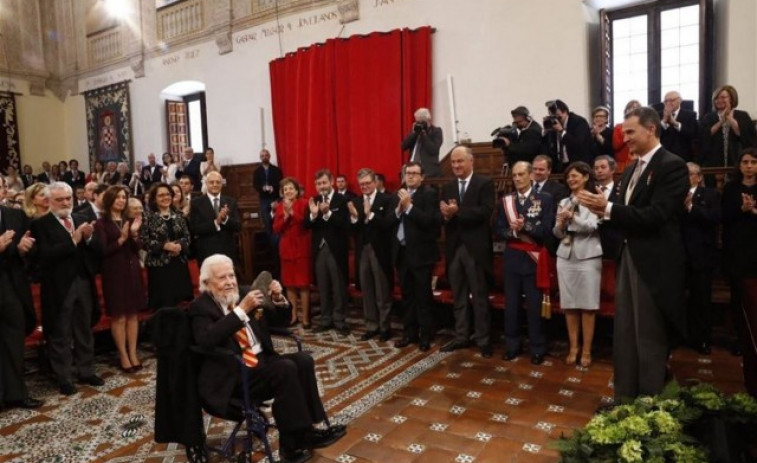Fernando Del Paso recibe el Cervantes en una de ceremonia breve y emotiva