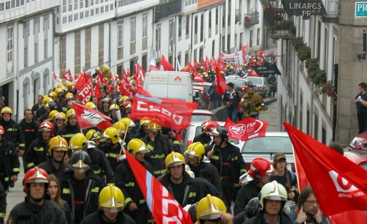 Los bomberos comarcales mantienen la huelga en vísperas de la gran manifestación de este 13 de julio
