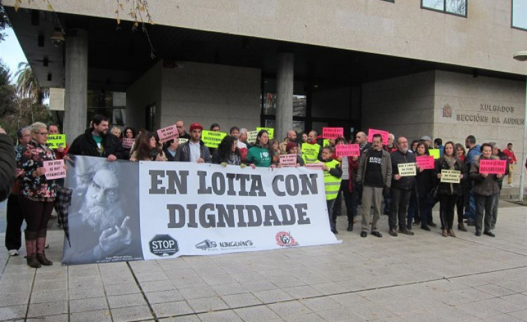 ​Miembros de tres familias en riesgo de ser deshauciadas en Vigo inician hoy una huelga de hambre