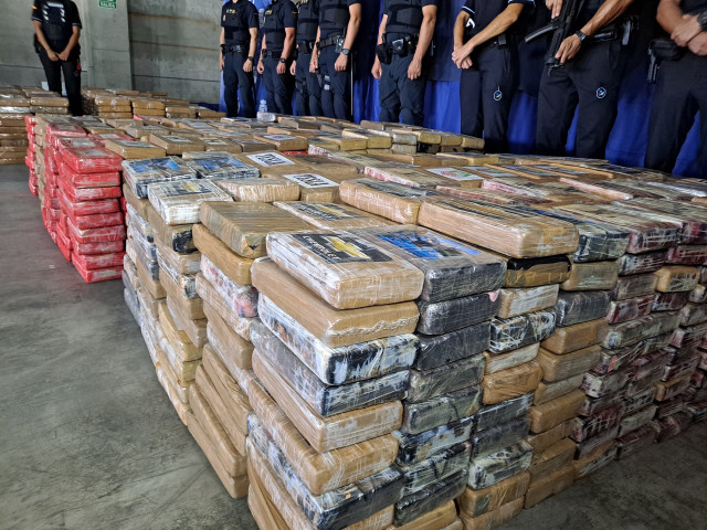 Más de 9,4 toneladas de cocaína incautada por Policía Nacional y funcionarios de la Agencia Tributaría en el mayor golpe contra el narcotráfico en España