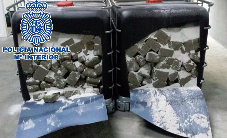 Interceptan un pesquero con más de 2.000 kilos de cocaína a la entrada de las Rías Baixas