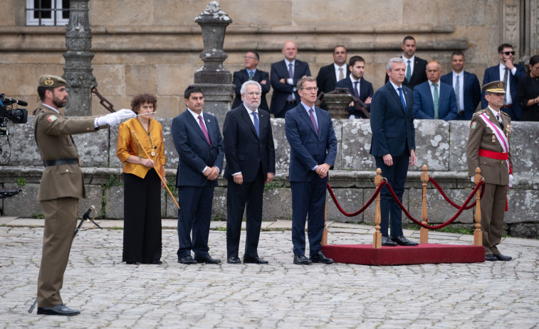 Las consecuencias de la presión turística y la capitalidad de Santiago, ejes de la reunión entre Rueda y Sanmartín