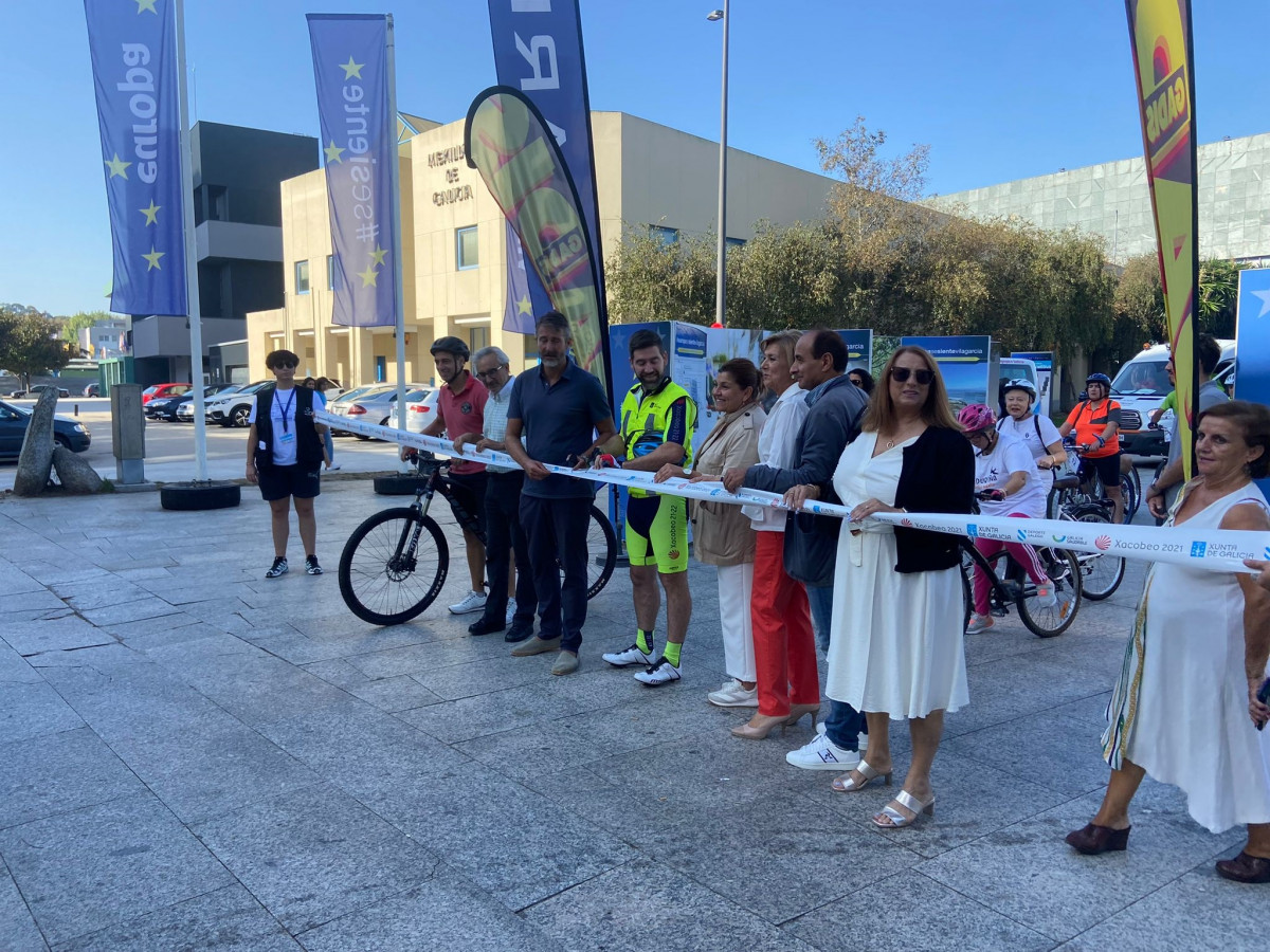 El secretario xeral de Apoio ao Emprego, Traballo Autónomo e Economía Social, Pablo Fernández, participa en las marchas ciclistas 'Special Olympics'.