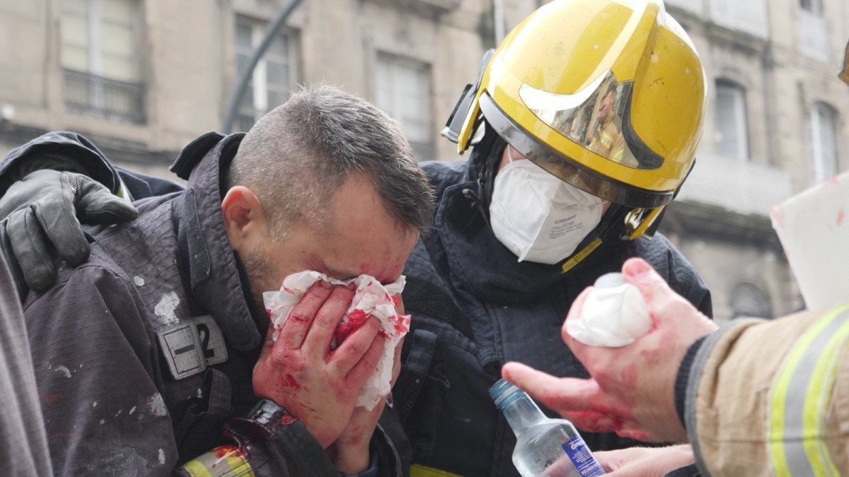 Bombero herido durante la protesta en Ourense.