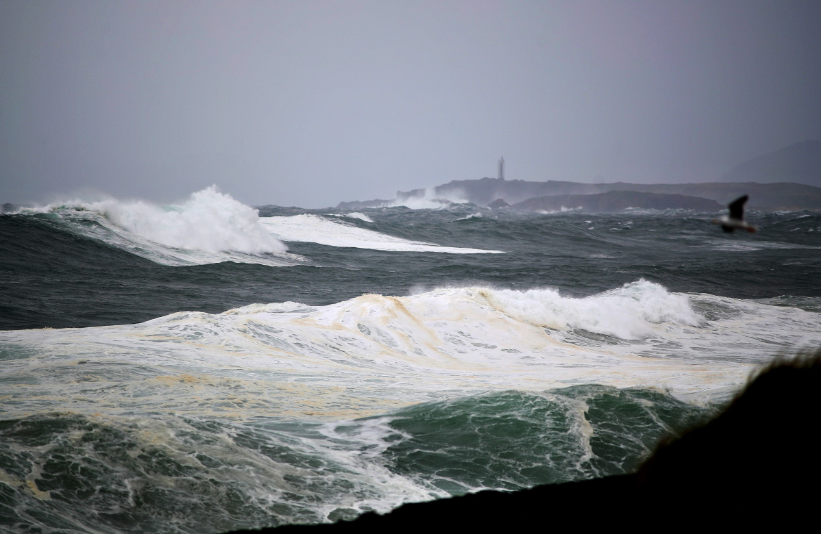 Playa de Ponzos, a 20 de octubre de 2023, en Ferrol, A Coruña, Galicia (España). La Xunta ha activado para hoy la alerta roja por temporal costero en el litoral Norte y Noroeste de la provincia de A