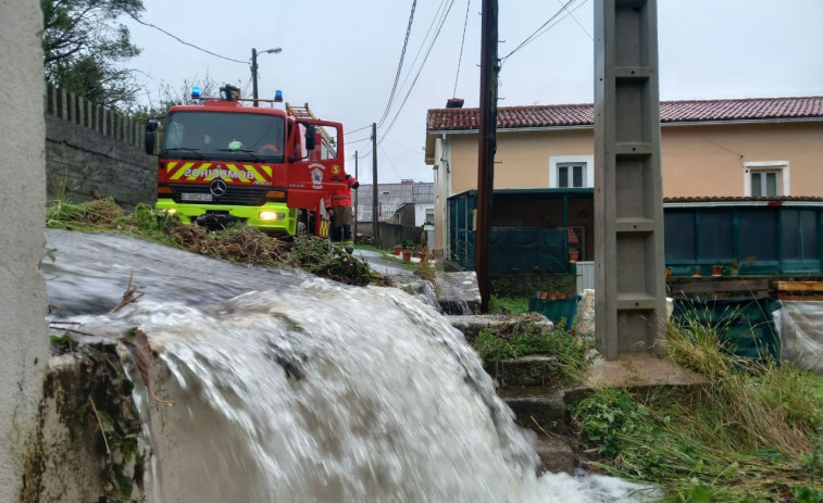 Preocupación en Neda, Valdoviño, Betanzos y otras localidades por las crecidas e inundaciones en las casas