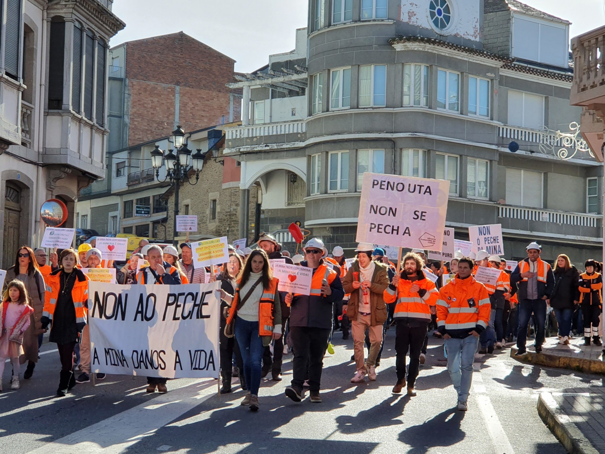 Manifestación en Viana do Bolo contra  el cierre de la mina de Penouta.