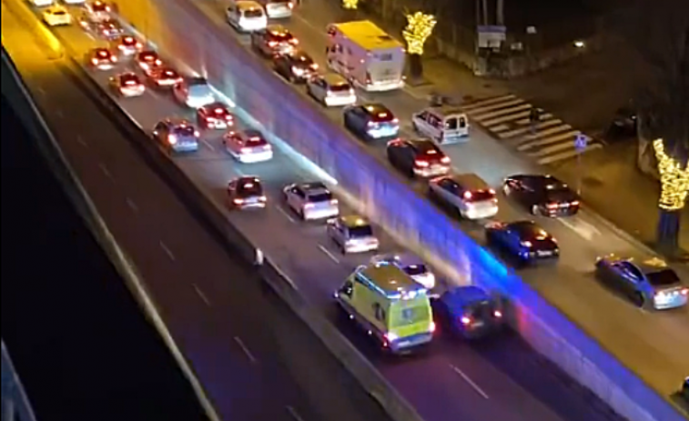 Ambulancias, bomberos y policía funcionan mal en Vigo por el colapso debido a las luces de Navidad (vídeo)