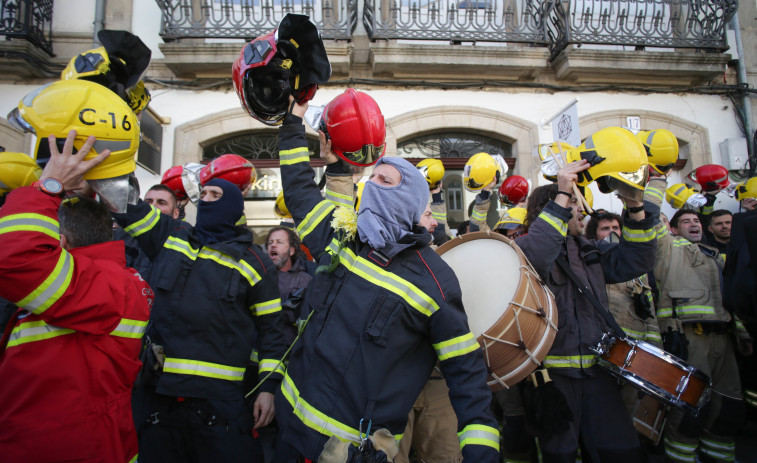 El comité de bomberos acusa de coacciones a la Diputación de Lugo, que insiste en que se incumplen servicios mínimos