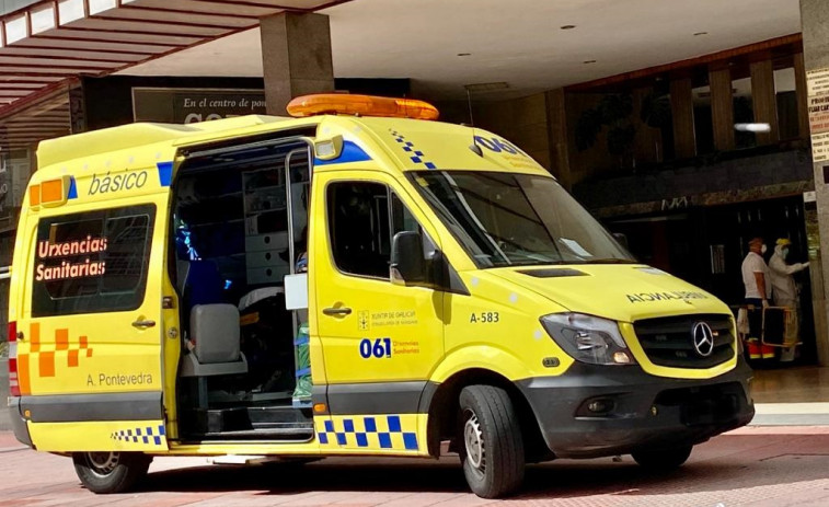 Una mujer herida después de un choque frontal entre dos turismos en Rande