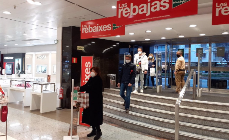 El Corte Inglés adelanta las rebajas de enero al sábado en su web