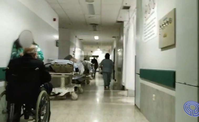 (VÍDEO) Enésimo colapso en las Urgencias del CHUS, con decenas de enfermos 