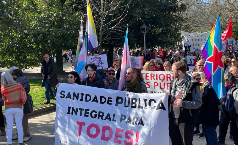 Fotogalería de la manifestación de SOS Sanidade Pública en Santiago