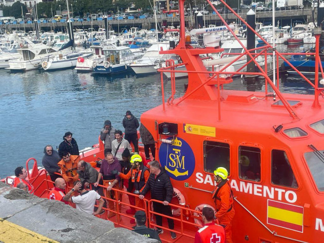 Los tripulantes del pesquero 'María Reina Madre' rescatados este viernes en Pasaia