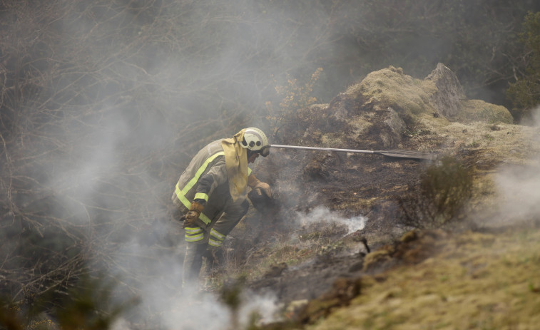 Extinguido el incendio en Avión que deja 16 hectáreas quemadas