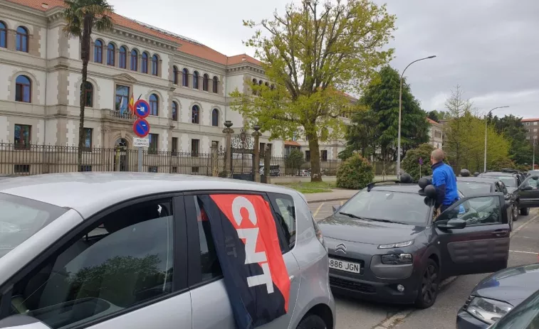 Trabajadores de la Xunta convocan caceroleada este jueves frente a San Caetano