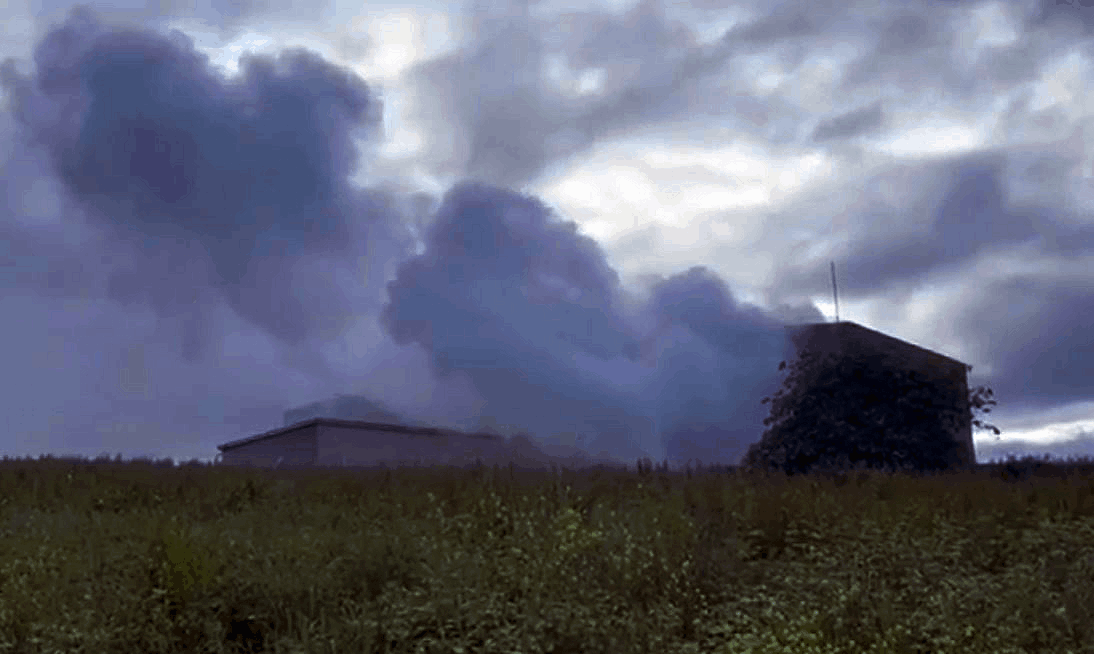 Nube de cal viva saliendo de Sogarisa en una imagen de ACOUGA