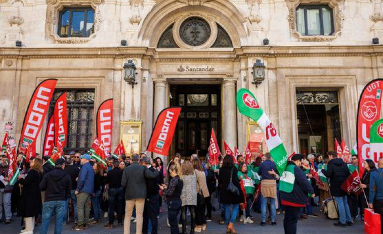 Gran seguimiento en la huelga de 2 horas en la banca española, un 