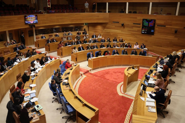 Archivo - Imagen de una votación en el Parlamento de Galicia