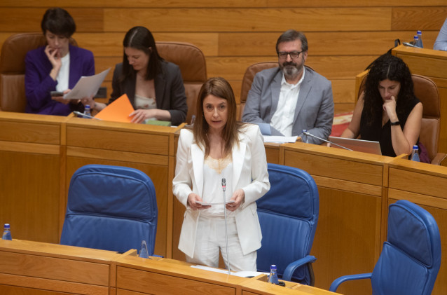 La conselleira de Medio Rural, María José Gómez, en el pleno del Parlamento de Galicia