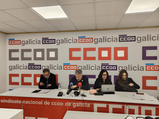 De izquierda a derecha: Pablo García, Borja Campos, Cuqui Vera y Nany Pizarro, representantes de CCOO.