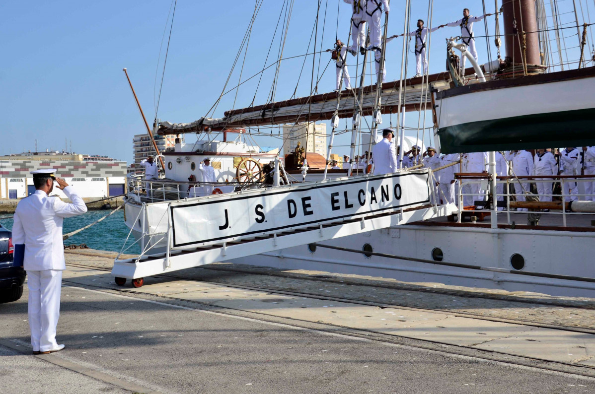 El 'Juan Sebastián Elcano' llega a Cádiz