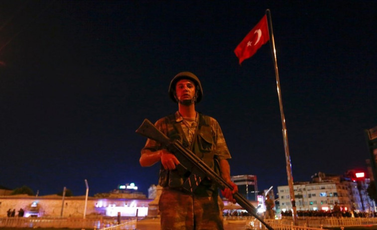 La intentona golpista deja 265 fallecidos en Turquía