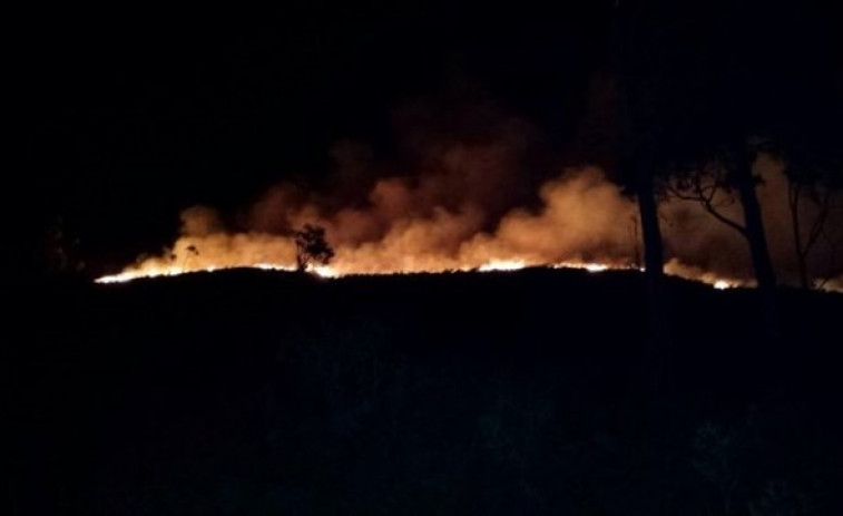 ​Activo un incendio forestal en Santiago