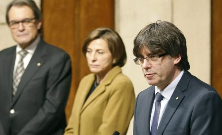 Puigdemont y Forcadell hacen lo que manda la CUP para no perder sus cargos